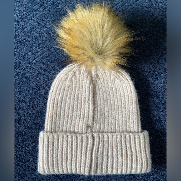 Anthropologie Pick-a-Pom beanie - Picture 1 of 4